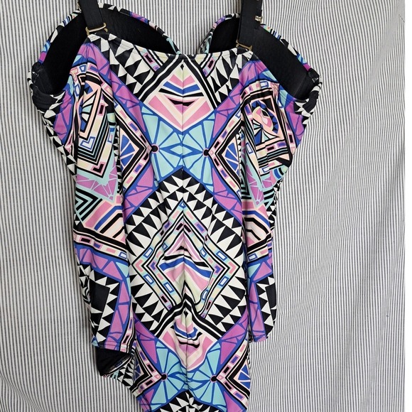 Geometric Print Swimsuit Retro One Piece Multicolor Padded Cups Adjustable - Picture 1 of 6